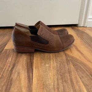 Cute Oxford fitting shoes!
